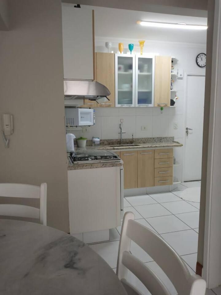 Apartamento completo na calçada da praia Apartment Guaruja Exterior photo
